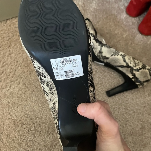 Clark’s snakeskin heels! - Picture 3 of 10